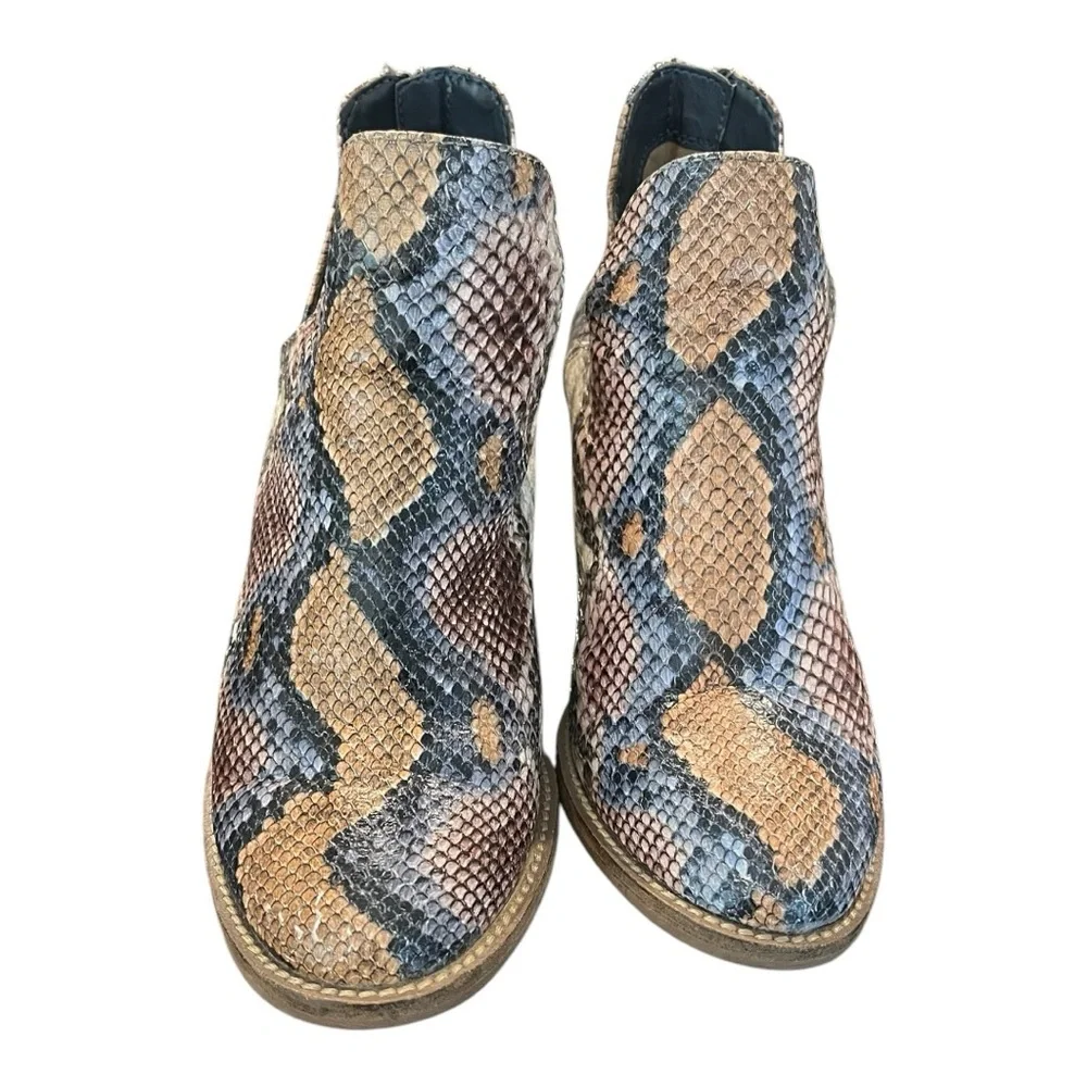 Blondo Esmee‎ Waterproof Snakeskin Ankle Bootie Size 6.5